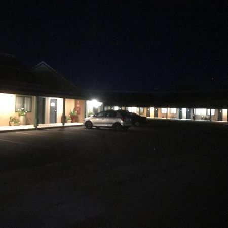 The Bakehouse Motel Гоулбёрн Экстерьер фото