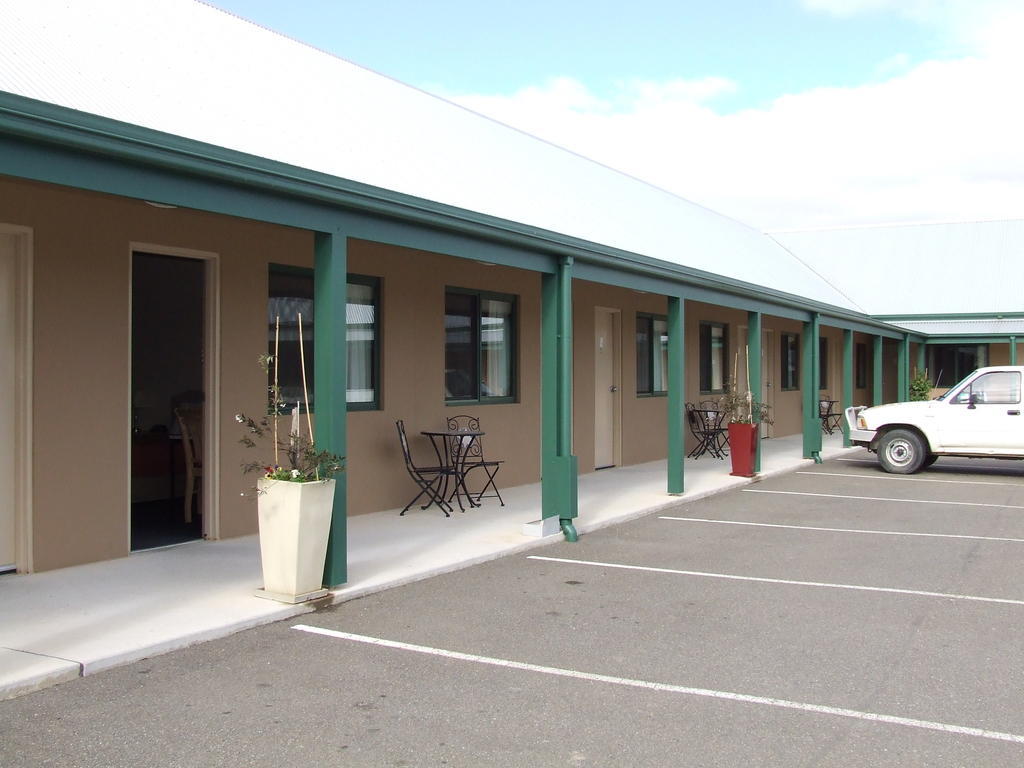 The Bakehouse Motel Гоулбёрн Экстерьер фото